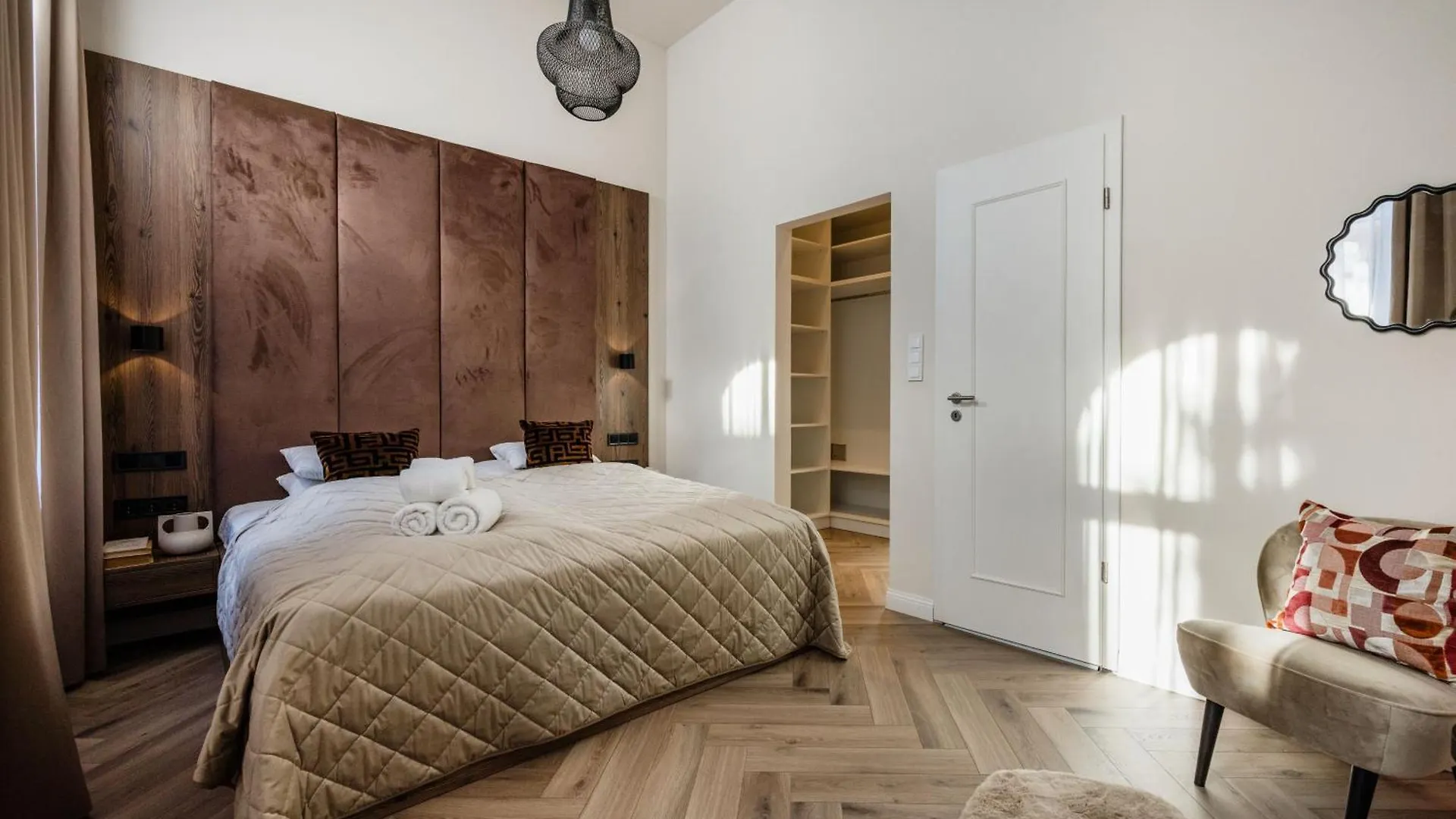 Luxury Art Deco Apartment Near Hungarian Parliament Budapeste