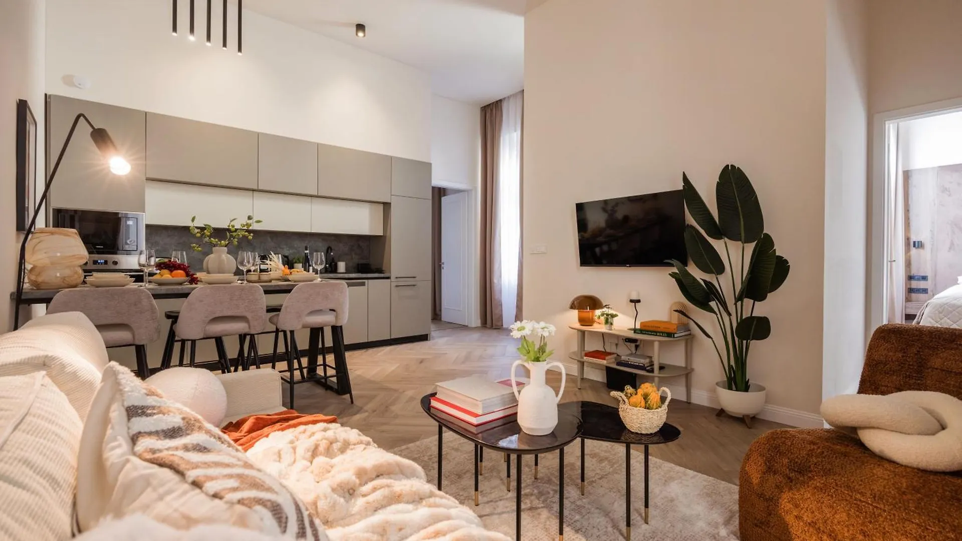 Luxury Art Deco Apartment Near Hungarian Parliament Budapest Hungary